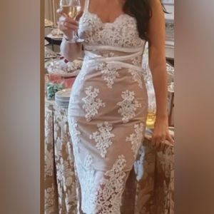 REDUCED 🔥LOWEST PRICE Bronx & Banco Beautiful Lace Midi Dress Fits 6-8 US